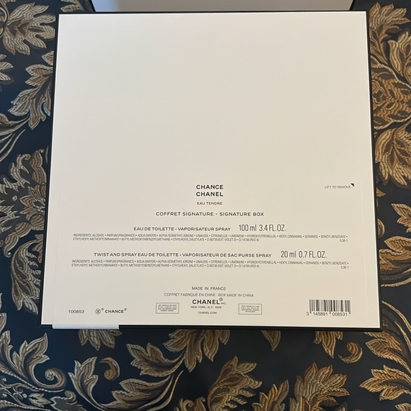 Authentic Chanel Box - Picture 2 of 3